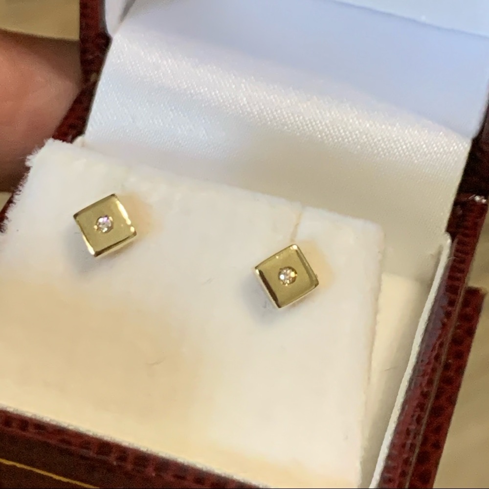 NWOT 14KY Square w/CZ Center, Post Earrings